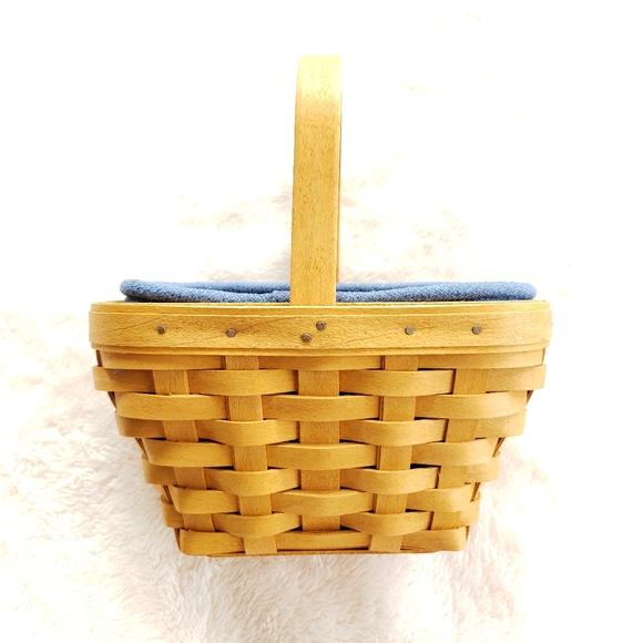 Vintage Longaberger Berry Basket (2002) - Picture 3 of 8